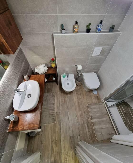Casa Comoda E Centrale In Quartiere Storico Di Napoli Ngoại thất bức ảnh