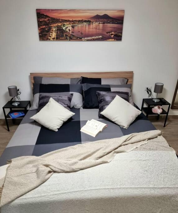 Casa Comoda E Centrale In Quartiere Storico Di Napoli Ngoại thất bức ảnh