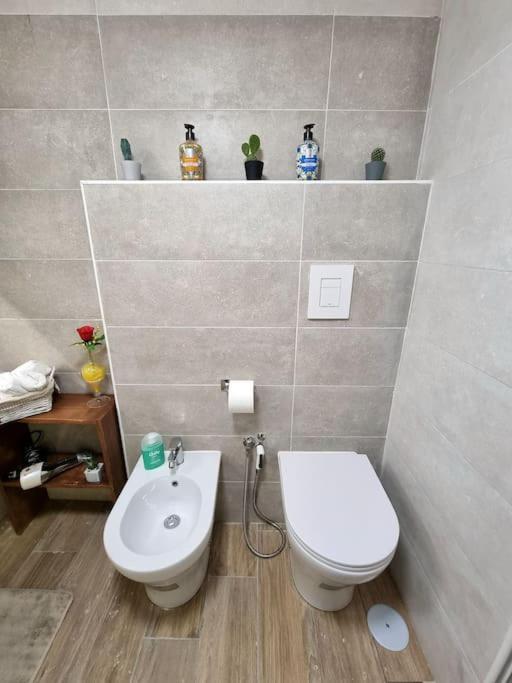 Casa Comoda E Centrale In Quartiere Storico Di Napoli Ngoại thất bức ảnh