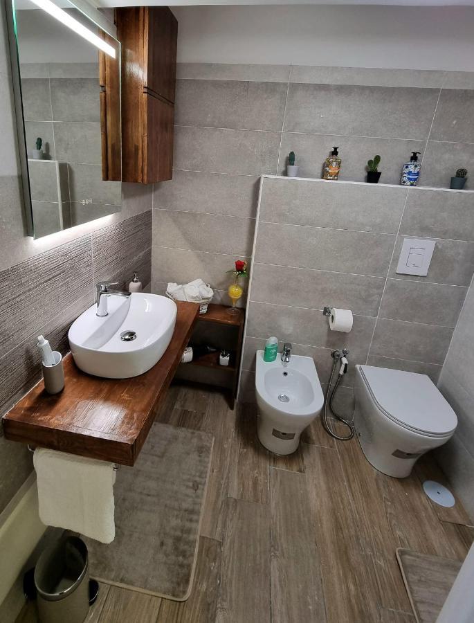 Casa Comoda E Centrale In Quartiere Storico Di Napoli Ngoại thất bức ảnh
