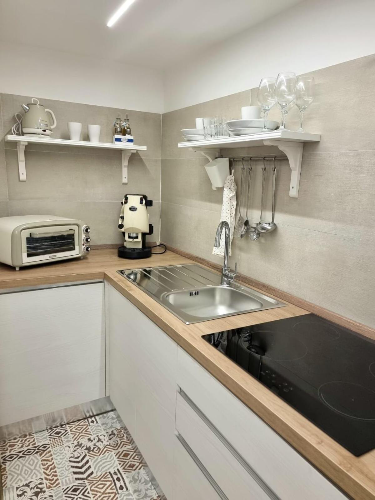 Casa Comoda E Centrale In Quartiere Storico Di Napoli Ngoại thất bức ảnh